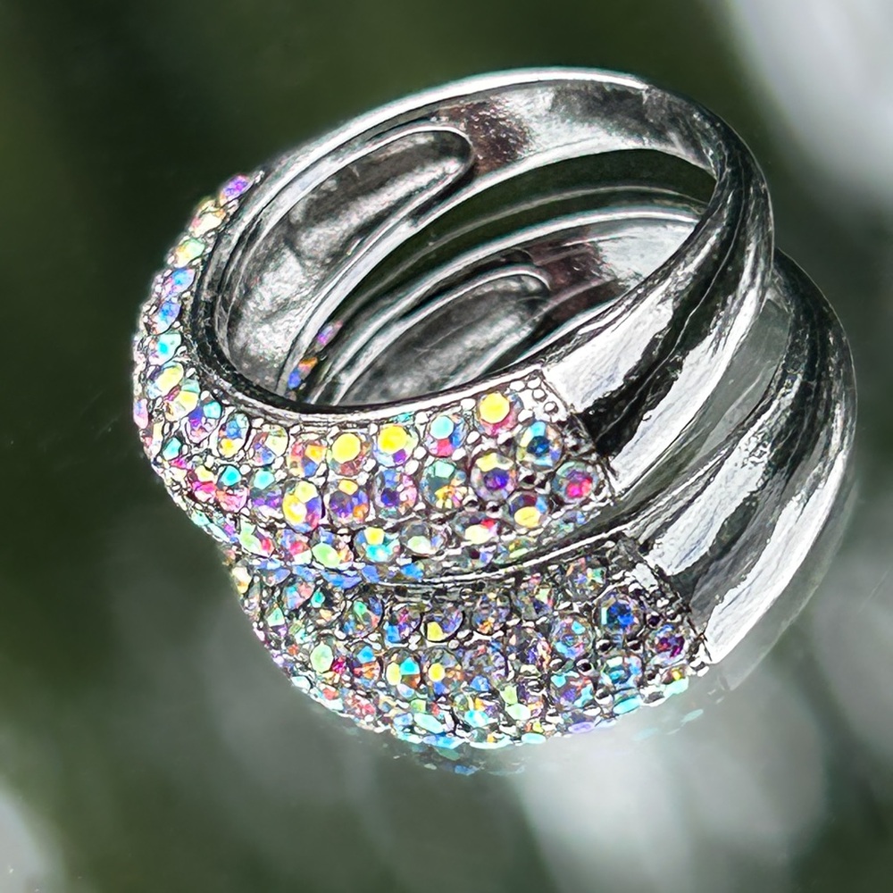 Elegant, sparkling Silver Aurora Borealis Crystal Ring